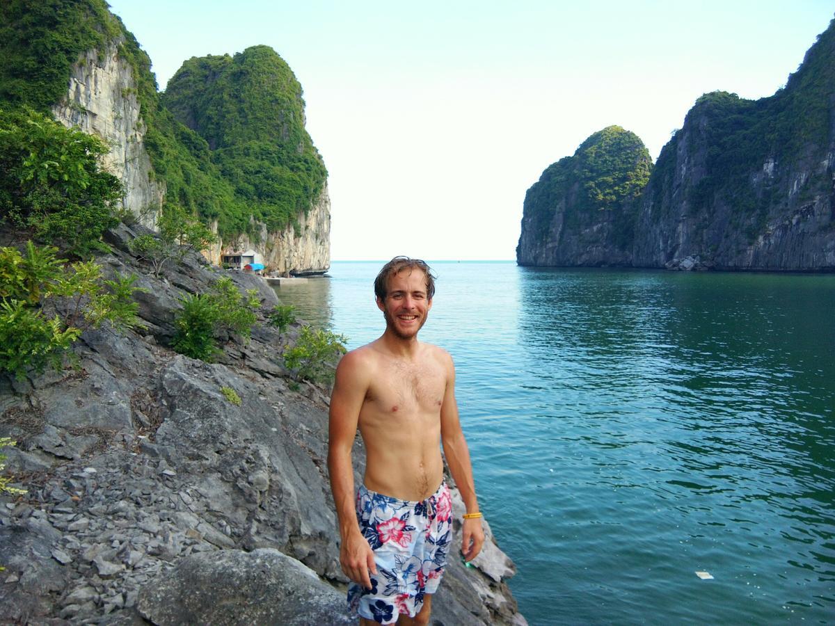Anh Thuan Hotel 1 Cat Ba Island Exterior foto