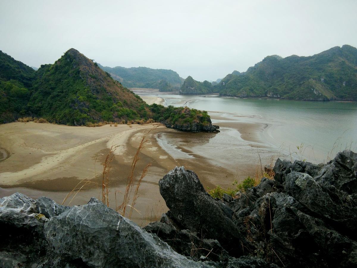 Anh Thuan Hotel 1 Cat Ba Island Exterior foto